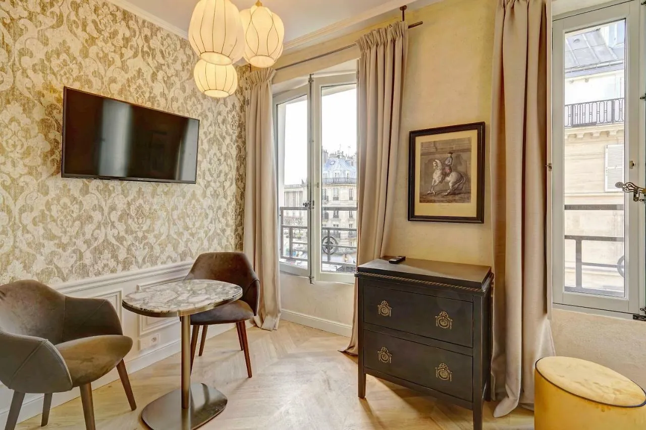 Apartments Du Louvre St Honore Paris Fransa