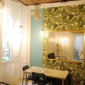Arty 20m² District Of Batignolles Paris
