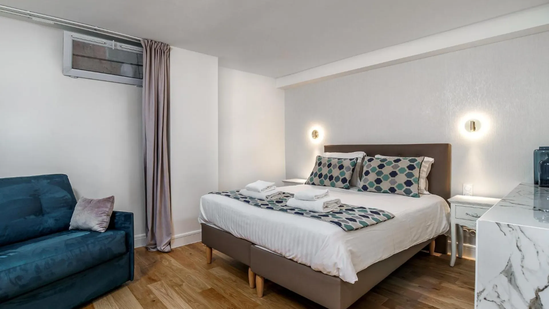 Apartments Du Louvre St Honore Paris 0*,